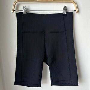 Lululemon Ribbed Contoured H/R Short - *8"